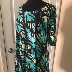 LuLaroe Perfect Tee Size 2XL, Beautiful NWT
